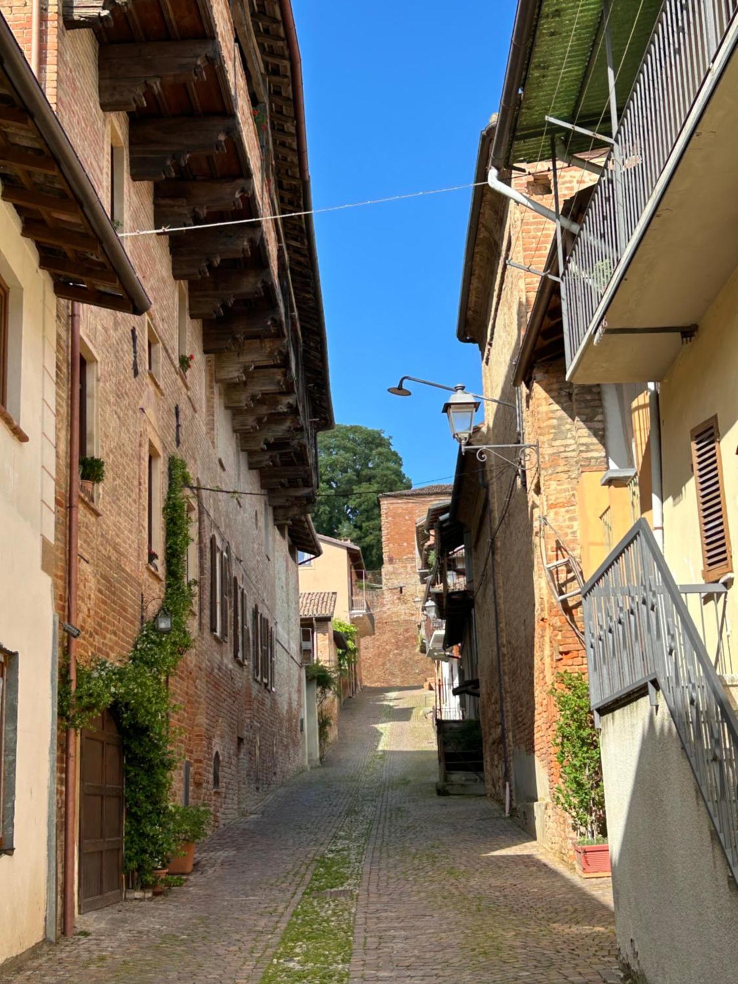 Al Vicolo Uno Hotel Montemagno  Kültér fotó